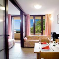 Standard One-Bedroom Apartment (3 Adults) - Sea Side