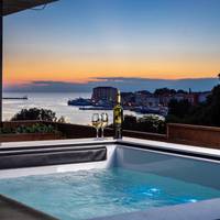 Suite with Hot Tub-Adults Only,No Pets