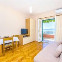 One-Bedroom Apartment with Sea View
