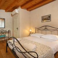 Two-Bedroom Apartment with Balcony (6 Adults)