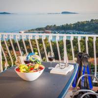 One-Bedroom Apartment with Sea View and Terrace