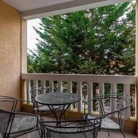 One-Bedroom Apartment with Balcony