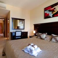 Family Suite (2 Adults +2 Children)