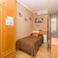 Single Room with Shared Toilet
