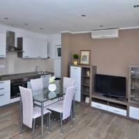 Comfort One-Bedroom Apartment with Sea View 