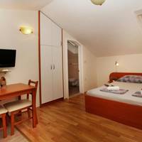 Attic Studio with Shared Terrace