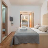 Studio Apartment with Terrace (2 Adults)