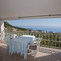 Two-Bedroom Apartment with Sea View- Attic