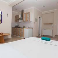 One-Bedroom Apartment with Balcony and Sea View (4 Adults) 