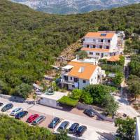 Studio Apartment (2 Adults)