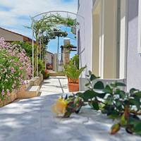 Studio Apartment with Terrace (2 Adults)