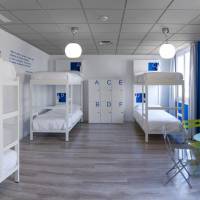 Bed in 6-Bed Dormitory Room with Private Bathroom 