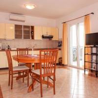 Family Apartment with Sea View