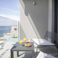 Deluxe Double Room with Sea View and Balcony
