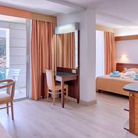 Superior Room with Balcony and Sea View