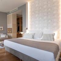 Classic Double Room with Partial Sea View