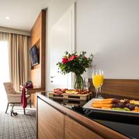 Luxury Suite with Balcony and Sea View