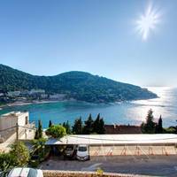 Premier Apartment with Balcony and Sea View