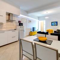 Supreme Apartment with Balcony and Sea View