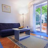 One-Bedroom Apartment with Terrace (2-4 Adults)
