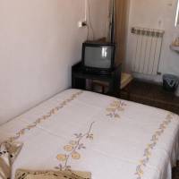 Single Room with Shared Bathroom