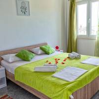 One-Bedroom Apartment with Terrace (2 Adults)