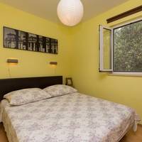 One-Bedroom Apartment with Garden View