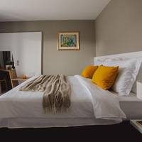 Deluxe Double Room with Side Sea View