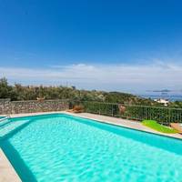 Studio Apartment with Balcony and Sea View