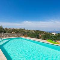 Two-Bedroom Apartment with Shared Terrace and Sea View