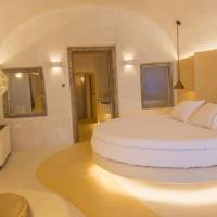 King Suite with Indoor Spa Bath and Caldera View