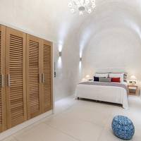 Elegant suite indoor Jetted hot tub