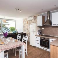 One Bedroom Apartment with Terrace and Sea View