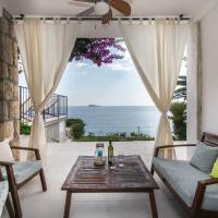 Studio Apartment with Terrace and Sea View