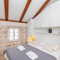 Deluxe Studio Apartment
