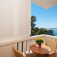 Suite with Side Sea View