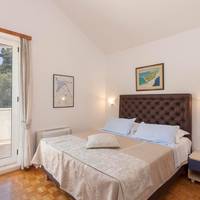 Comfort One-Bedroom Apartment with Sea View 