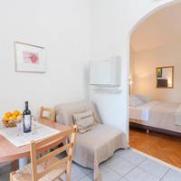 Studio (2 Adults + 1 Child)