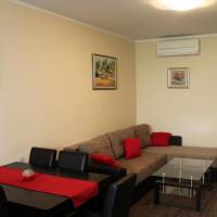 Comfort Two-Bedroom Apartment with Terrace and City View