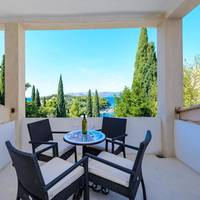 One-Bedroom Apartment with Balcony and Sea View A1