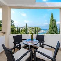 Superior One-Bedroom Apartment with Balcony and Sea View A3