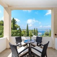 One-Bedroom Apartment with Balcony and Sea View A4