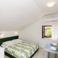 Studio Apartment with Garden View