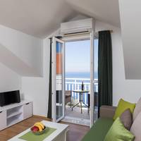 Apartment with Balcony and Sea View 1