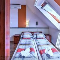 Twin Room with Private Bathroom