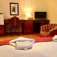 Double Room with Air-Conditioning and Balcony