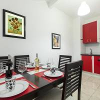 Three-Bedroom Apartment (9 Adults)