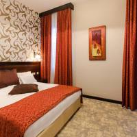 Family Suite (2 Adults + 2 Children)