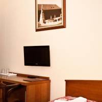 Classic Triple Room with Air Conditioning
