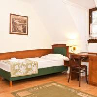 Twin Room with Air-Conditioning